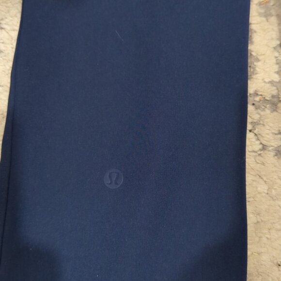 Lululemon On The Fly Crop *Woven 23" True Navy - Picture 8 of 10